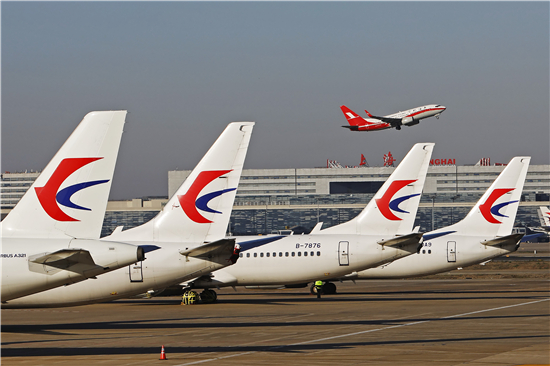 历史上的11月10日，航空公司带你探索自然美景，追寻内心宁静之旅的航班启航